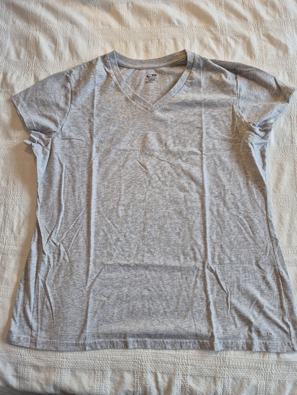Champion women's XXL gray V Neck short sleeve shirt VGUC